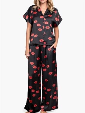 Midnight Bakery Valentine’s Print Satin Long Red-Lipstick Kiss Black Pajama Set